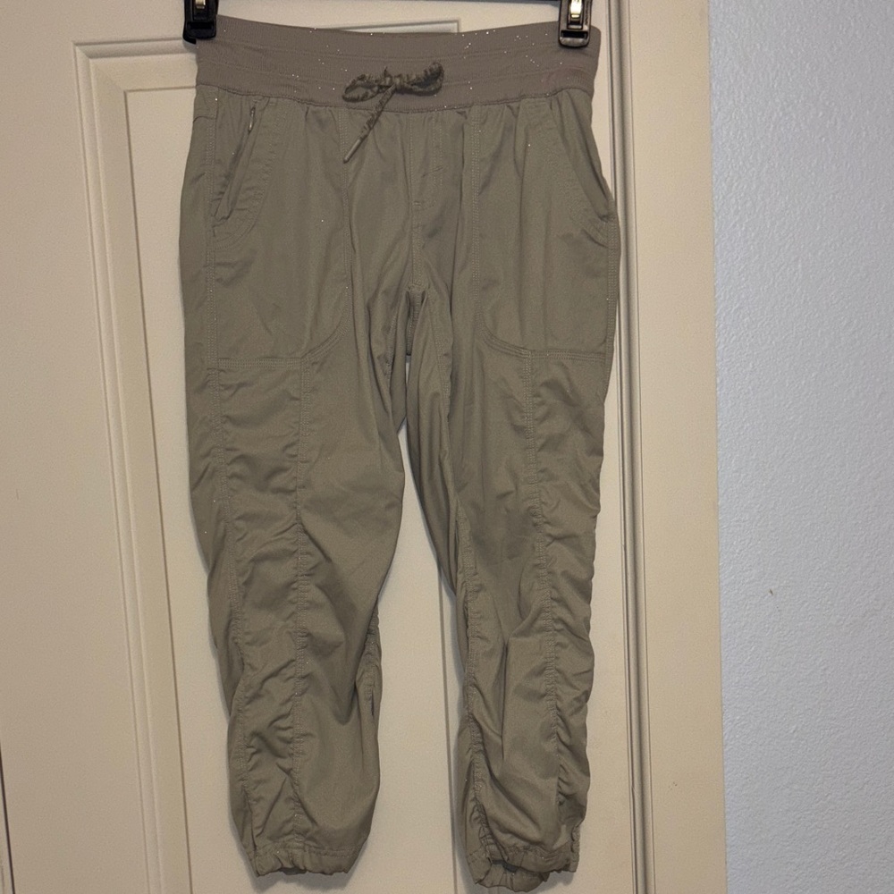 The North Face Aphrodite 2.0  Tan Capris S Studio Pants - Picture 4 of 9